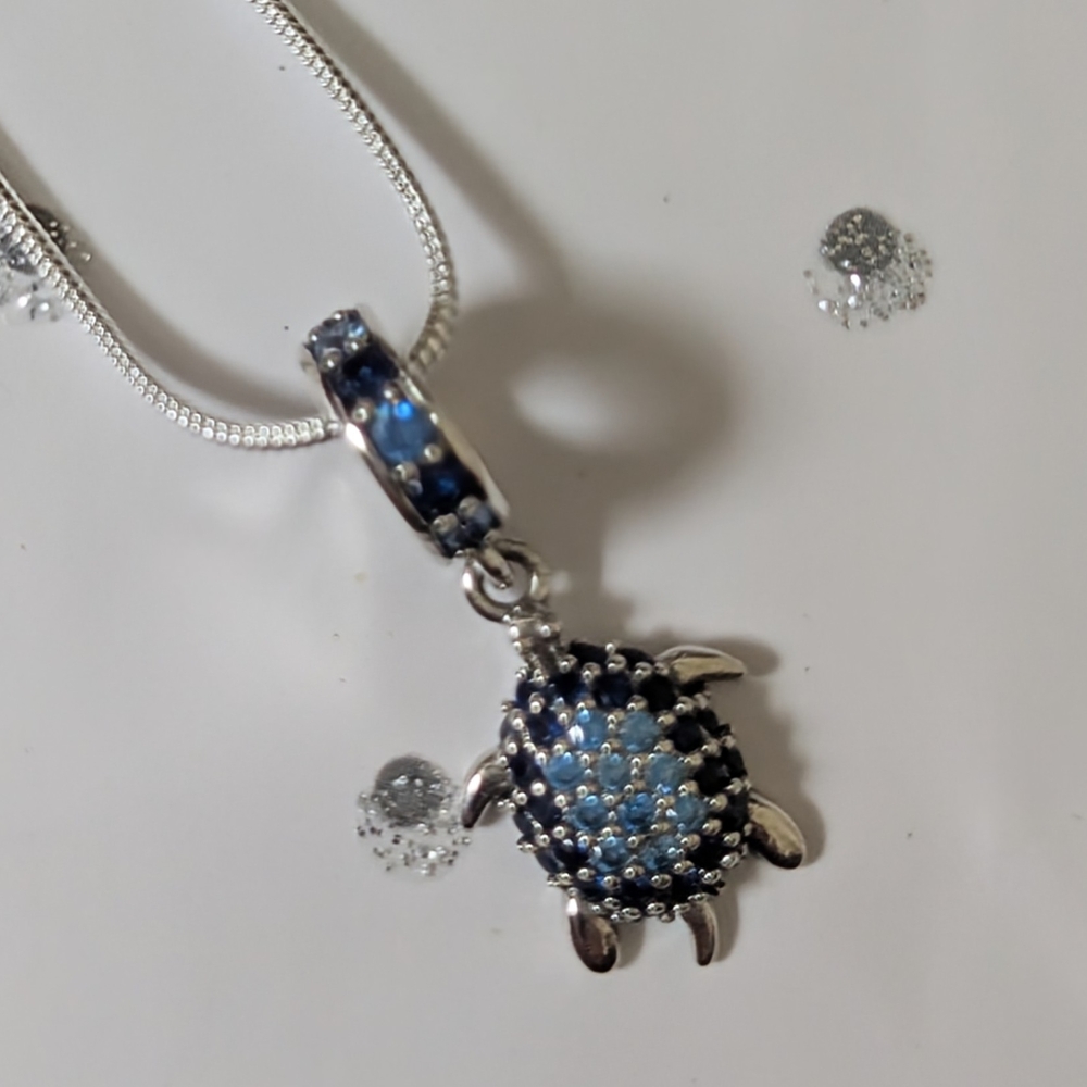 Gorgeous 925 Blue and Silver Turtle Pendant Necklace! NWT 🐢